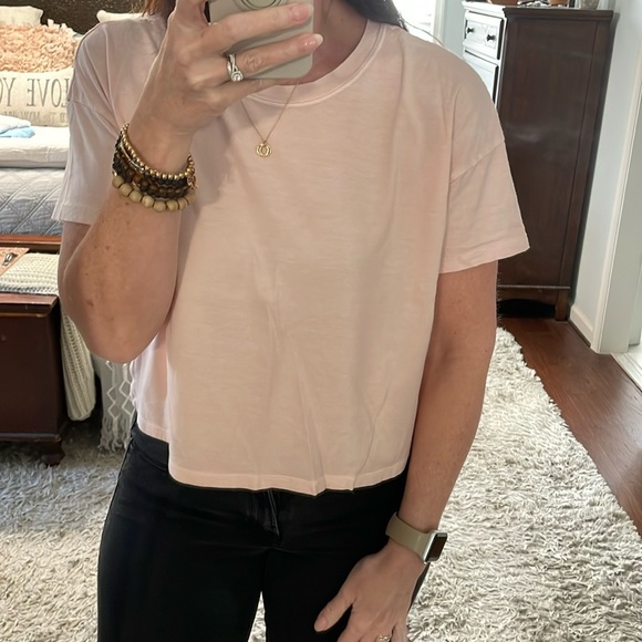 Old Navy Peach Cropped Tee Size L - Picture 3 of 9
